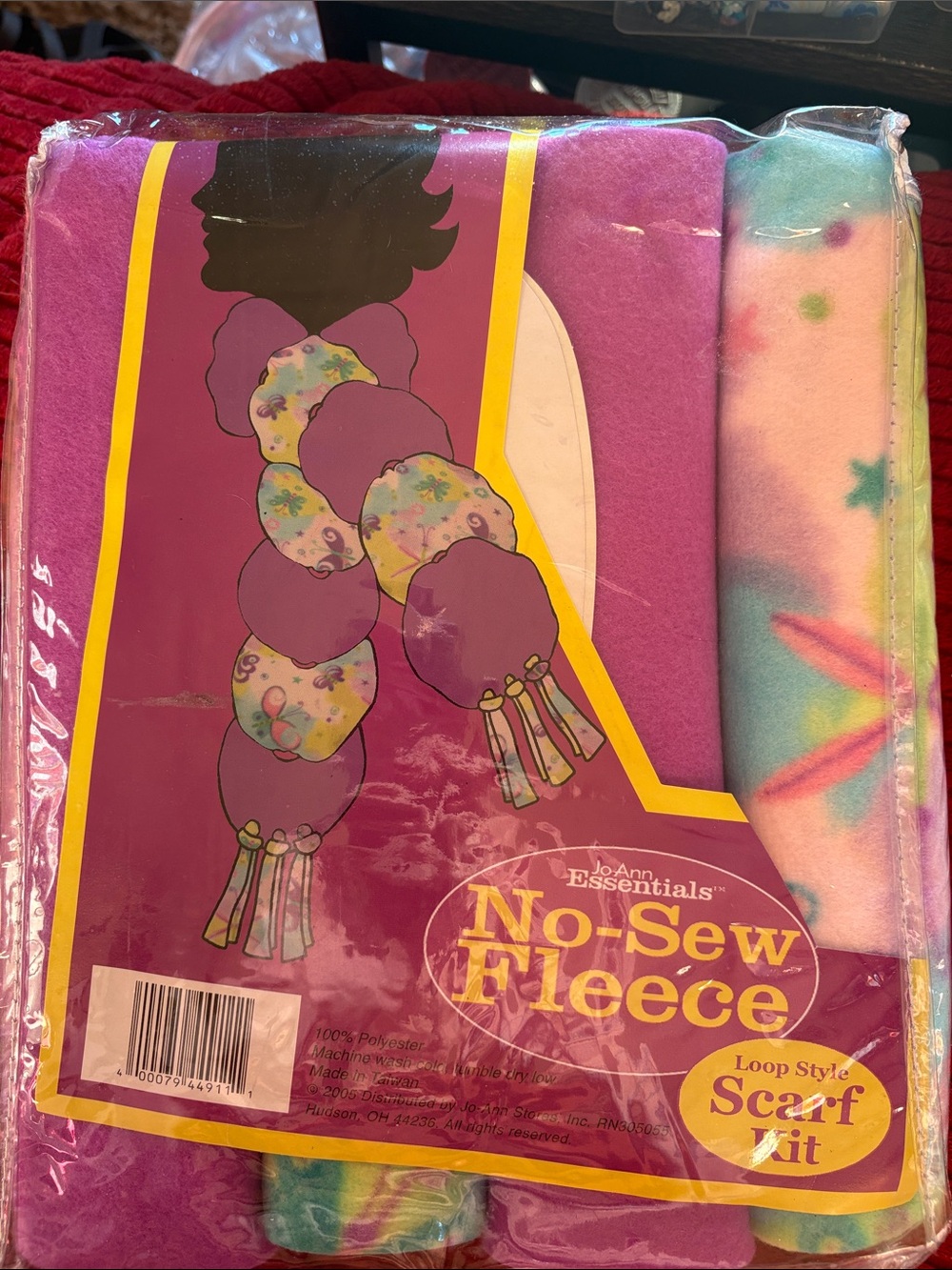 Jo-Ann Essentials No-Sew Fleece Loop Scarf Kit - Bright Pink & Multicolor